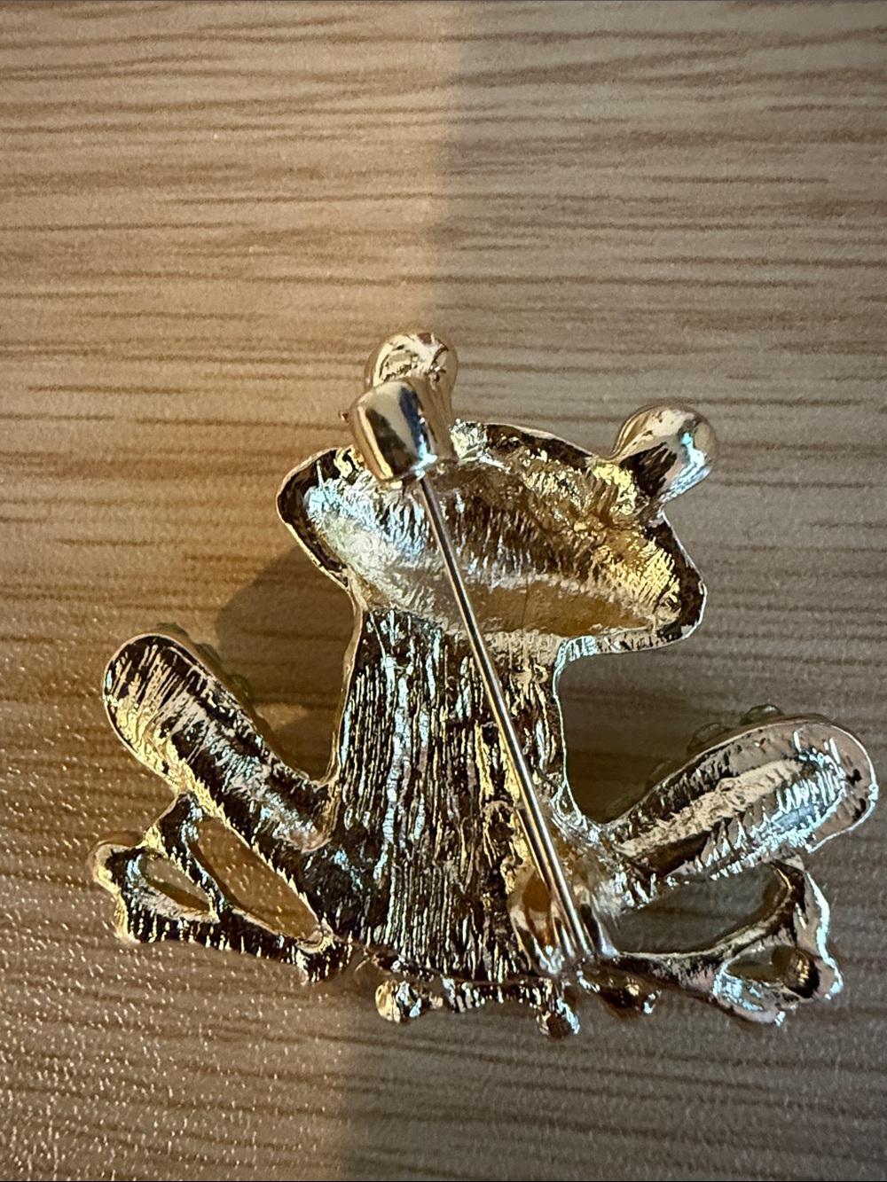 Colorful Frog Brooch with Crystals seen on Traitors Brooches Everywhere 😍 - Picture 3 of 3